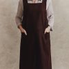 Lifestyle Form & Balance | Linen Crossover Apron 001 | Espresso