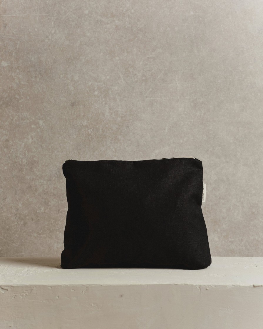 Lifestyle Form & Balance | Large Pouch 001 | Black