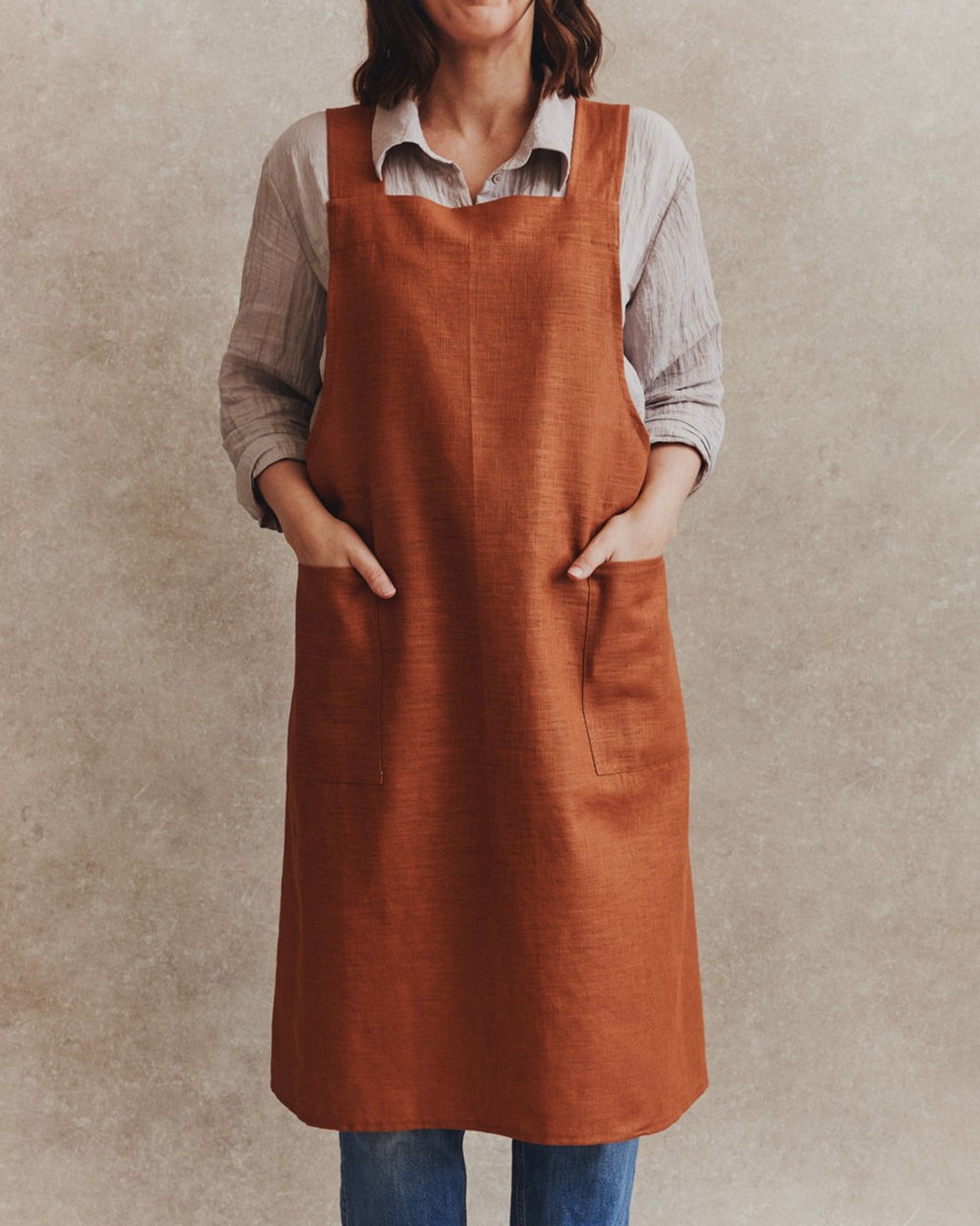 Lifestyle Form & Balance | Linen Crossover Apron 001 | Rust