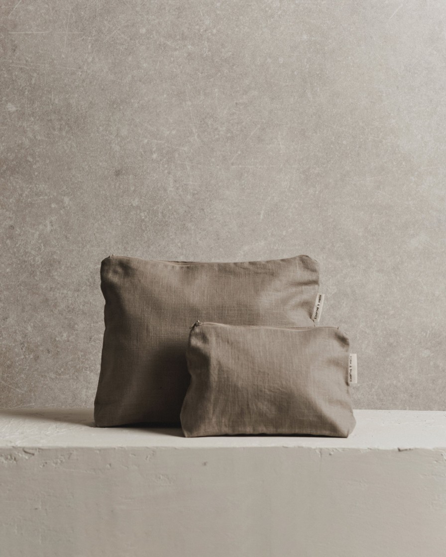 Lifestyle Form & Balance | Medium Pouch 001 | Stone