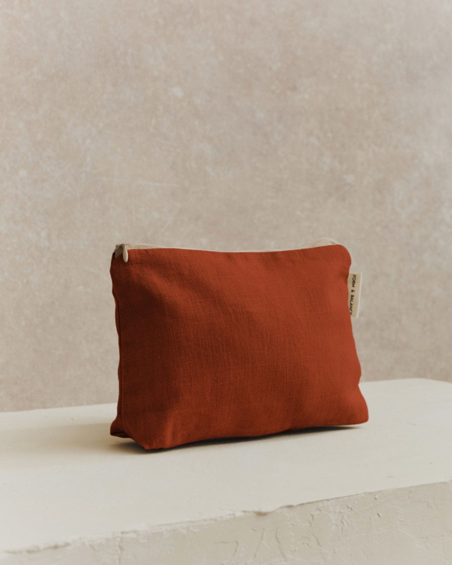 Lifestyle Form & Balance | Medium Pouch 001 | Rust