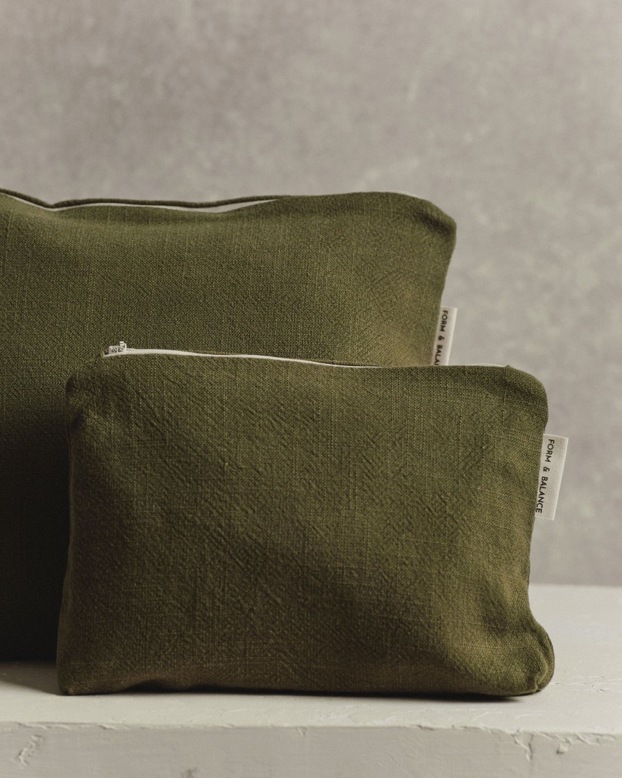 Lifestyle Form & Balance | Medium Pouch 001 | Moss Green