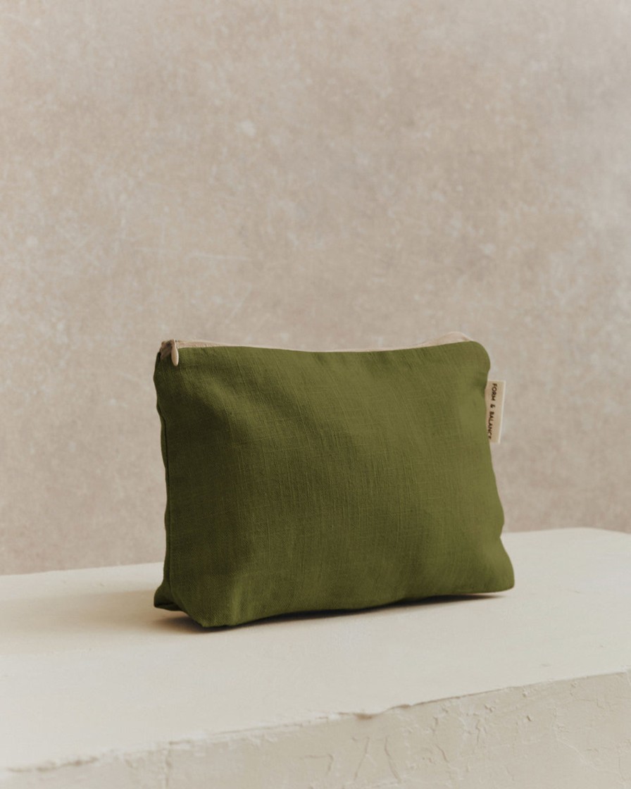 Lifestyle Form & Balance | Medium Pouch 001 | Olive