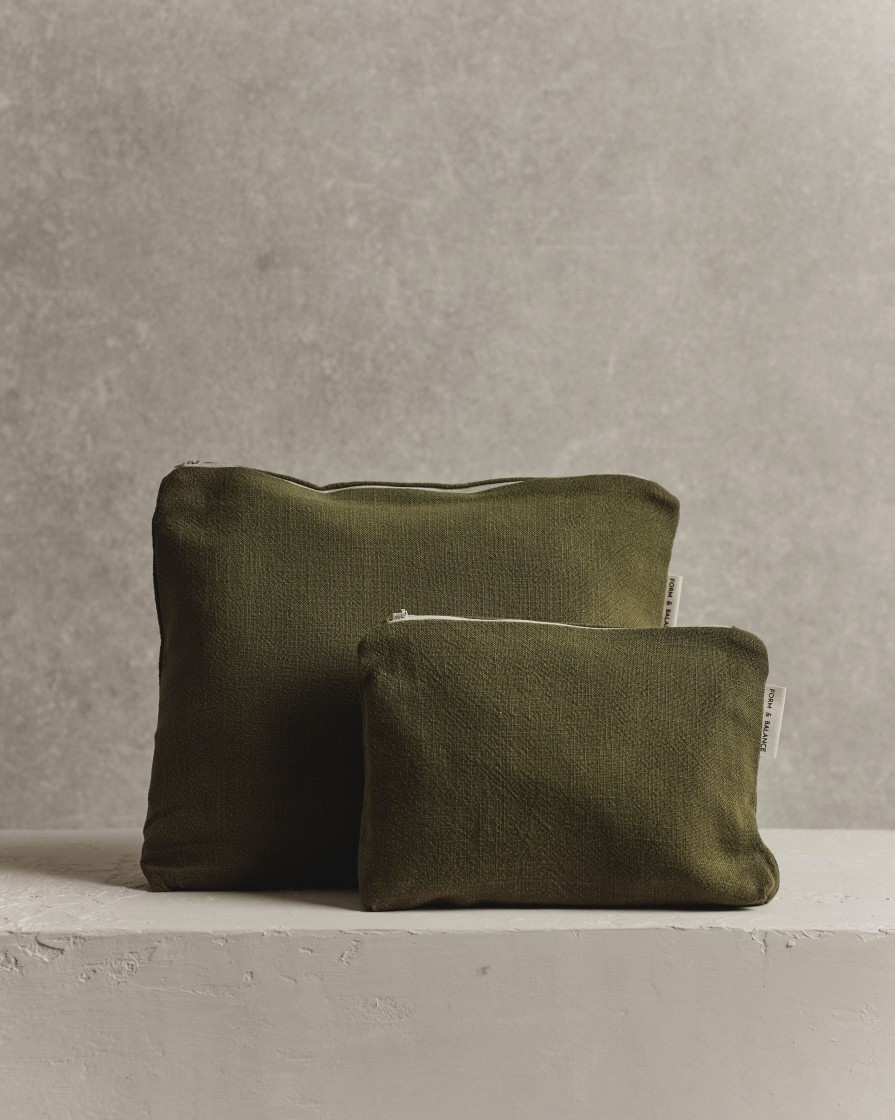 Lifestyle Form & Balance | Large Pouch 001 | Moss Green